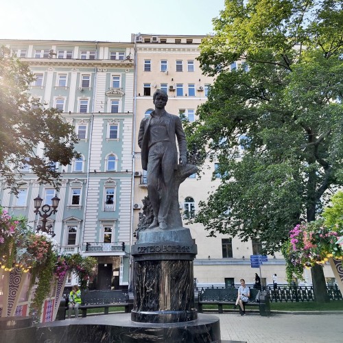 Москва имажинистов: Анатолий Мариенгоф, в тени Есенина