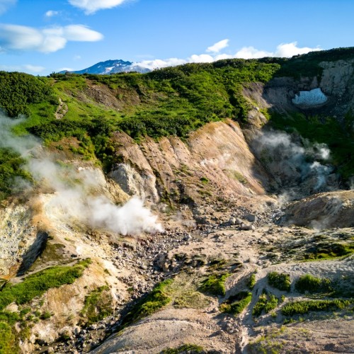 В мини-группе по Камчатке: вулканы, Тихий океан и дикие термальные источники