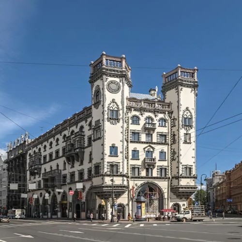 С гидом-проводником — по дворам и парадным Петроградской стороны