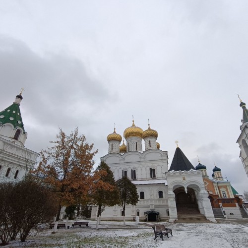 Здравствуй, государыня-Кострома! (на вашем автомобиле)