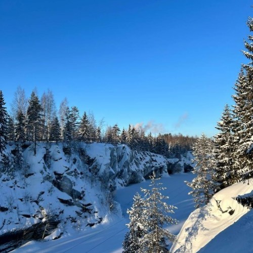 Карелия в белом наряде: зимняя сказка в Петрозаводске, Приладожье и парке «Рускеала»
