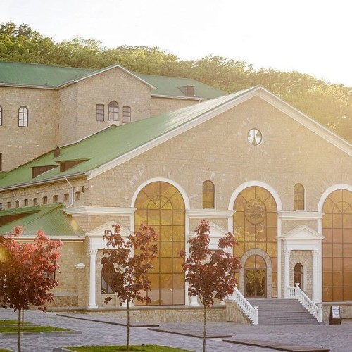 Выходные вдвоём в Абрау-Дюрсо с отдыхом в бане, конной прогулкой и лёгкими экскурсиями