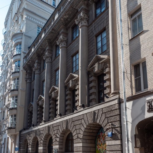 Фотопрогулка в Москве «Архитектурные цитаты на Патриарших»