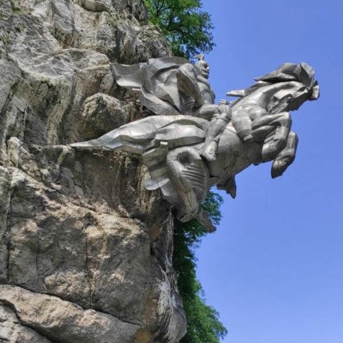 Прогулки по ущельям Северной Осетии и Владикавказу