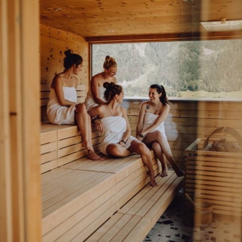 Ретрит для женщин в Уймонской долине: духовные практики и экскурсии в мини-группе