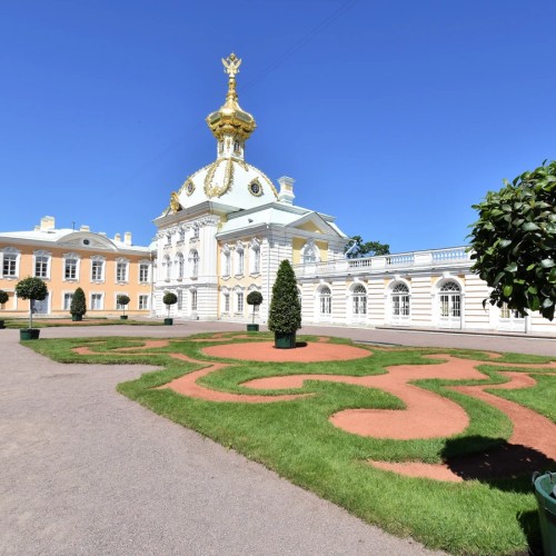 Нижний парк Петергофа: оранжерея, дворцы, фонтаны