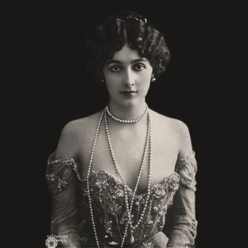 Аристократия Санкт-Петербурга: биографии, драмы, судьбы эмиграции