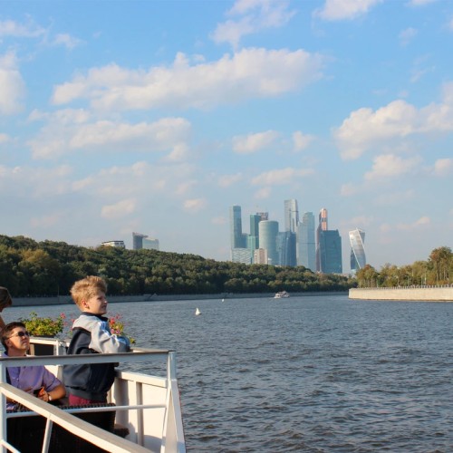 Речная прогулка по центру Москвы от причала «Киевский» до парка «Зарядье»