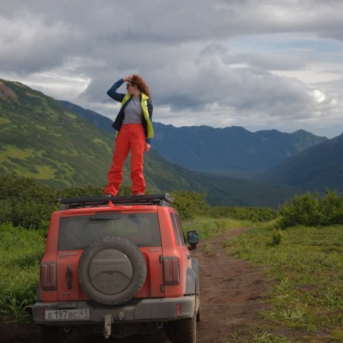 Океан впечатлений на Камчатке с фотографом: треккинги, спа, обед с видом на горы и ночь в глэмпинге