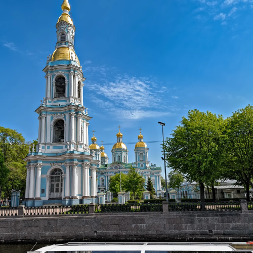 От Сенной до Коломны: тени Петербурга и ароматы прошлого