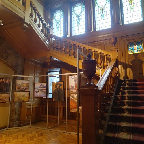 Балет, барон и революция: экскурсия по особняку Кшесинской