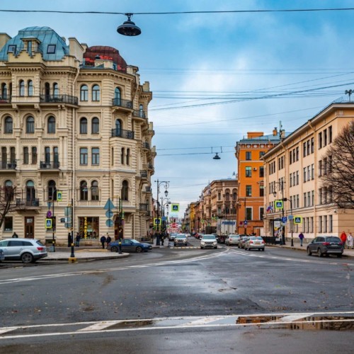 По литературному кварталу с Маяковским и другими поэтами Серебряного века