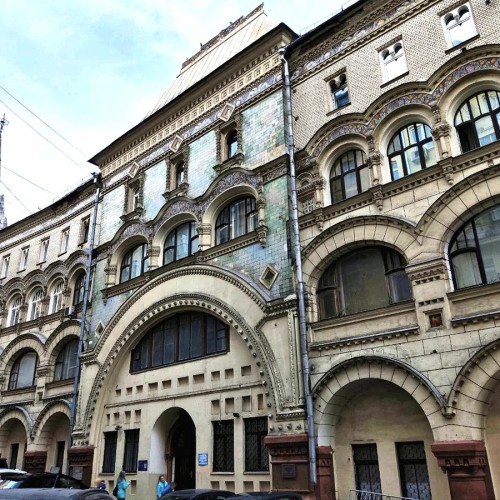 Переулки Тверской: скрытые сокровища улицы-витрины