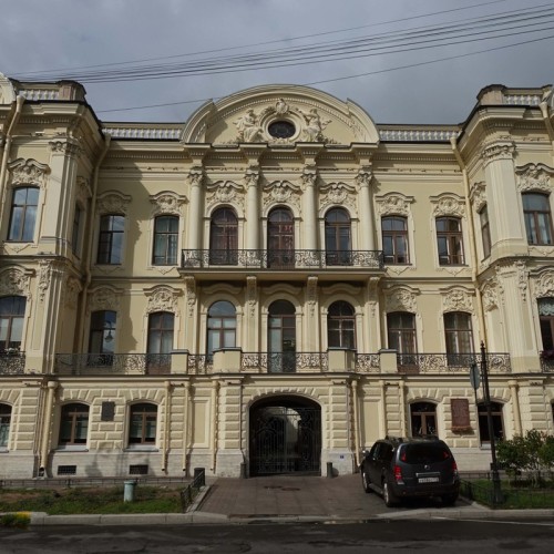 Нетривиальная прогулка по forbes-адресам старого Петербурга