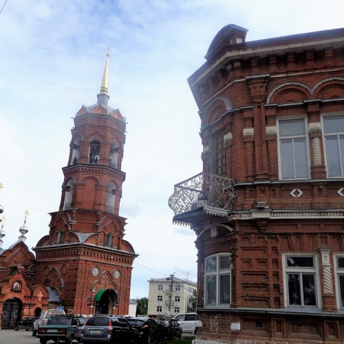 Из Екатеринбурга в Пермский край: самоварные истории и ледяной водопад Плакун