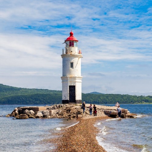 По волнам Японского моря на яхте с маской, сапом и деликатесами (мини-группа)