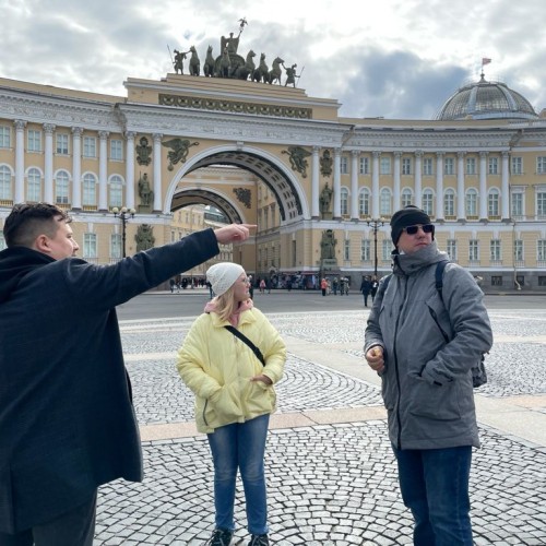 Дворцовая площадь для детей и их родителей