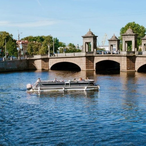 От Фонтанки до Петроградки на водном такси