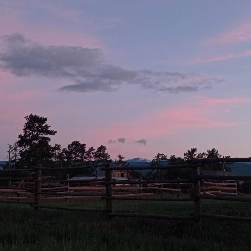 Активное путешествие на север Байкала с комфортом: прогулка на катере, рыбалка и природа