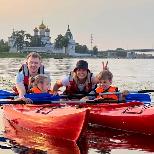 Прогулка на байдарках у Ипатьевского монастыря в Костроме (в группе)