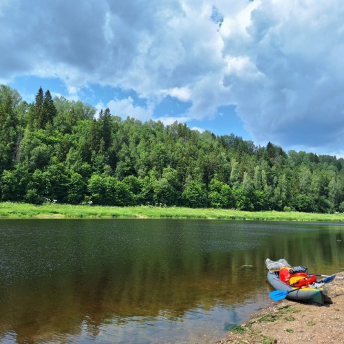Течёт река Волга: лёгкий сплав на байдарках (всё включено)