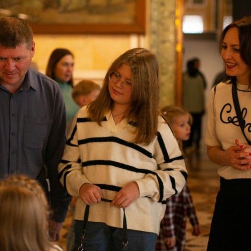 Семейная фотосессия и экскурсия для детей в Эрмитаже