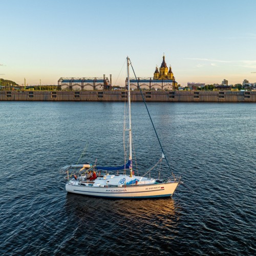 Прогулка на яхте вдоль берега Нижнего Новгорода с экскурсией и пикником