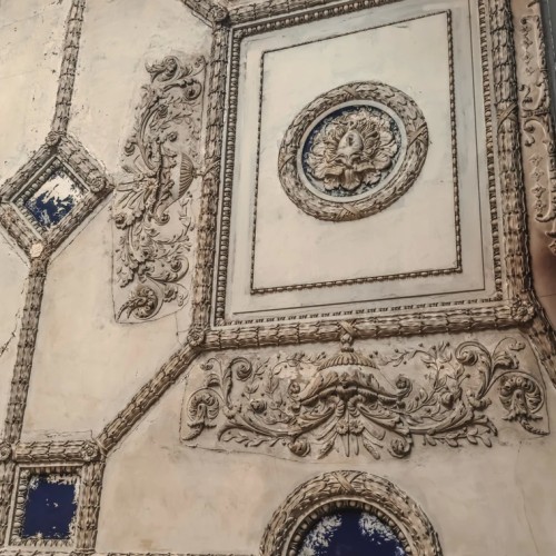 С гидом-проводником — по дворам и парадным Петроградской стороны