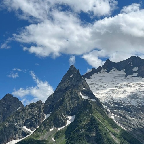 Экспресс-трип в Домбай с лёгкими треккингами: Алибекский водопад и Мусса-Ачитарские озёра