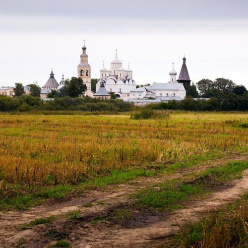 Спасо-Прилуцкий монастырь с историком и богословом