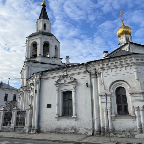 Сретенка: смешение святого и грешного