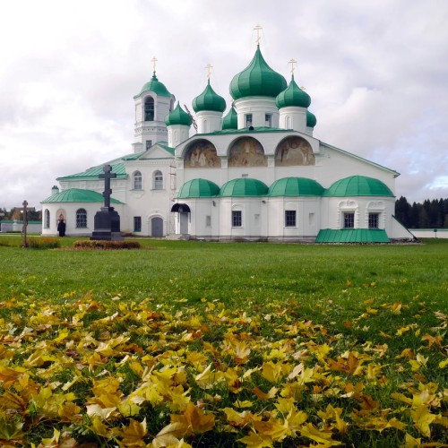 Из Петербурга к древним монастырям