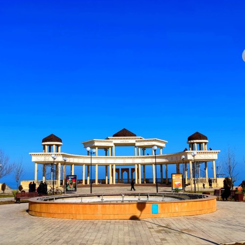 Дербент и экраноплан «Лунь» из Каспийска