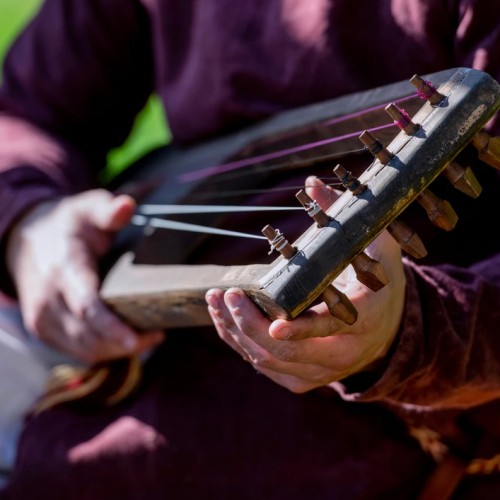 Железнодорожный круиз из Москвы в Карелию весной: 3 города, природа и ретропоезд