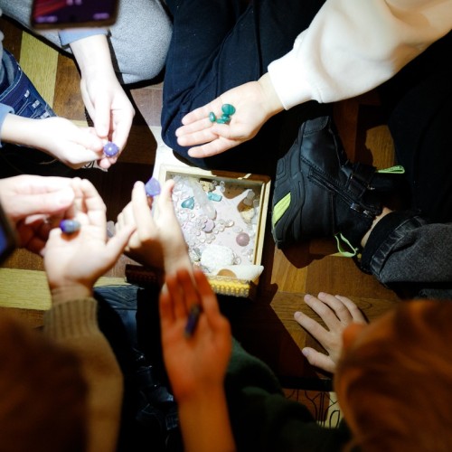 Экскурсия для детей «Каменная шкатулка Эрмитажа: малахит, лазурит и мозаика»