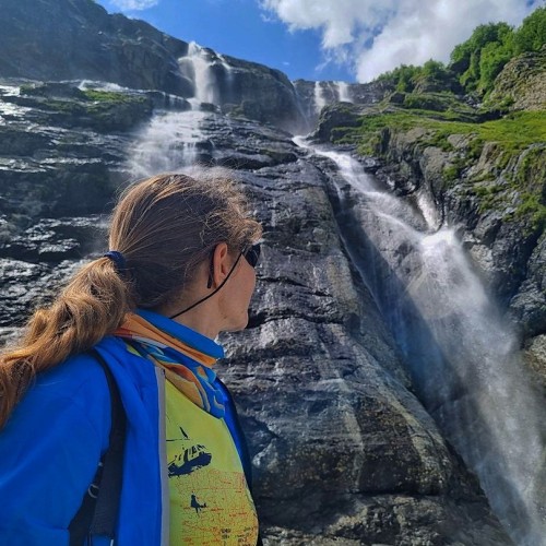 В горы — от суеты и забот: треккинг в Архызе без рюкзаков