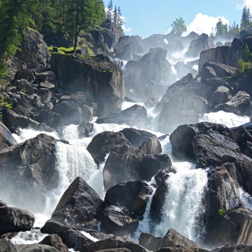 Алтайская кругосветка: на минивэне по кольцевому маршруту и топовым локациям