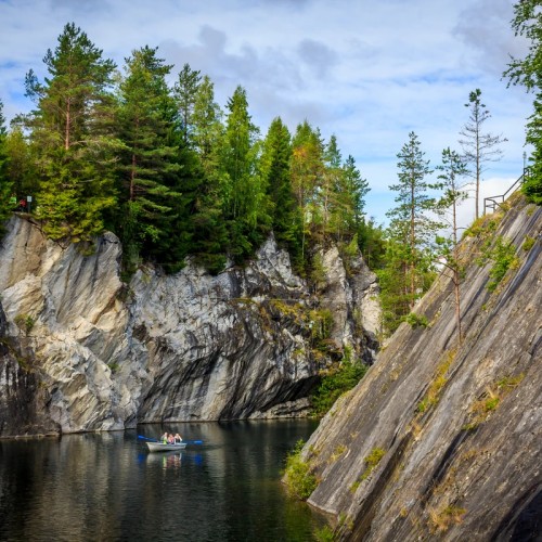 Мрамор Рускеалы и водопады Ахинкоски из Петербурга