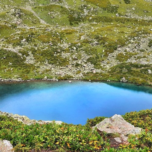 Край разноцветных озёр: треккинг налегке в Архызе с проживанием в палатках