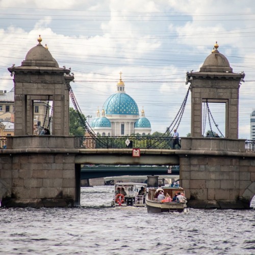 Вдоль Петроградской стороны на индивидуальной водной прогулке