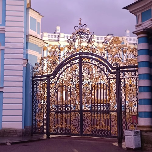 В Пушкин — по дворцам!