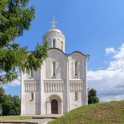 Родные просторы вблизи златоглавой: древние города, мастер-классы, застолья и отдых на пасеке