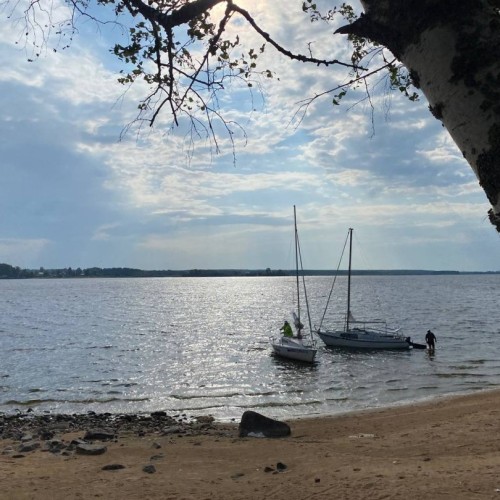 Выходные под парусами на Рыбинском море с проживанием в палатке: всё включено