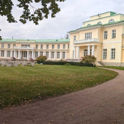 В усадьбу Марьино из Петербурга