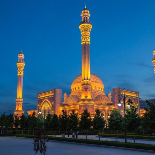 Жемчужины Кавказа: на поезде в 5 республик с национальными блюдами и этношоу