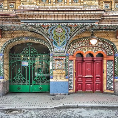 Самые необычные дома Петербурга