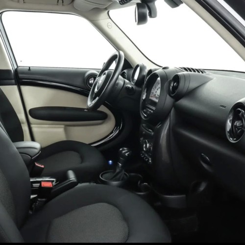 Креативный Петербург на «Мини Купере»