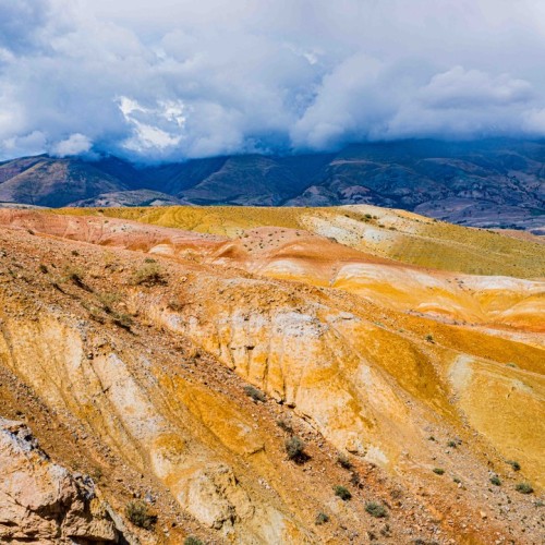 Активно и без палаток на Алтае: моторафтинг, треккинг и вечера под звёздами