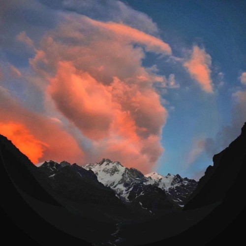 Треккинг налегке в Безенги с размещением в альплагере