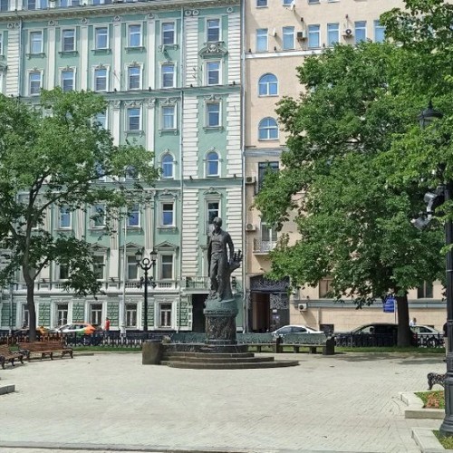 В Москве — кутить! Хулиганские хроники города: от Пушкина до Высоцкого